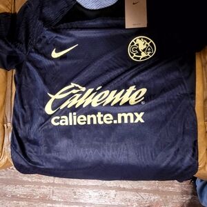 Playera del américa atras dise valdes $35
